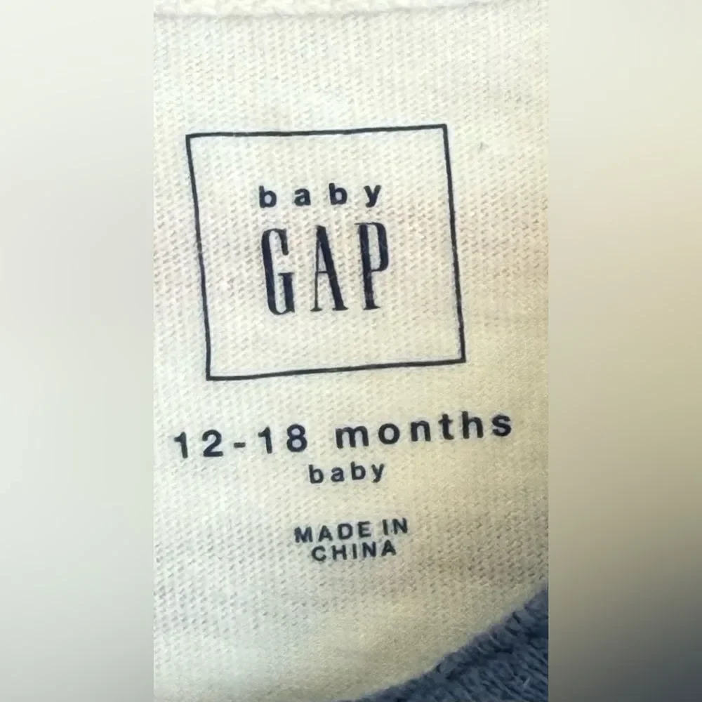 Baby Gap Boys Kids Set of 2 Short Sleeve Onesie Cotton Bodysuits. 12-18 Months.
